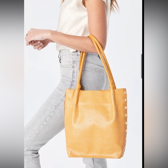 NWT Hammitt Oliver | Apricot Tan Snake/Brushed Gold | Med - Picture 1 of 5